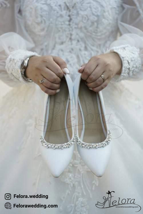 کفش عروس تزیین شده