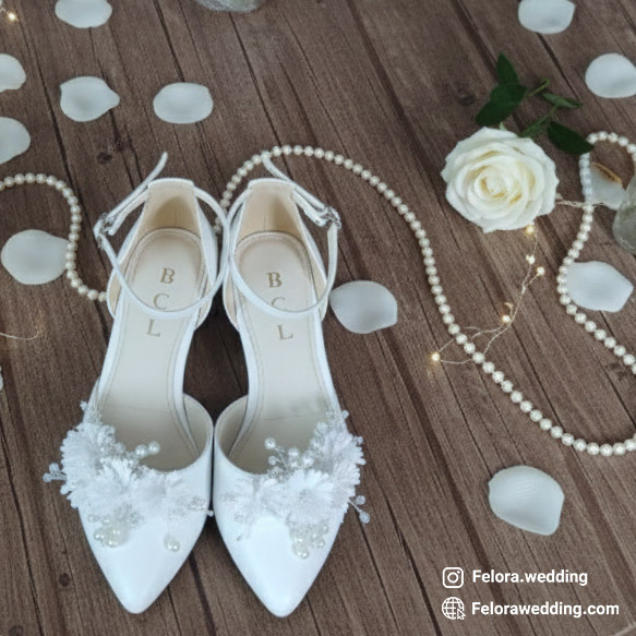  کفش تخت عروس مدل گل ریسه ای سفید مروارید | کد 0601 