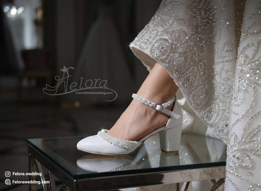  عکس کفش عروس دست دوز ترکیب کریستال و مروارید | کد 0611 