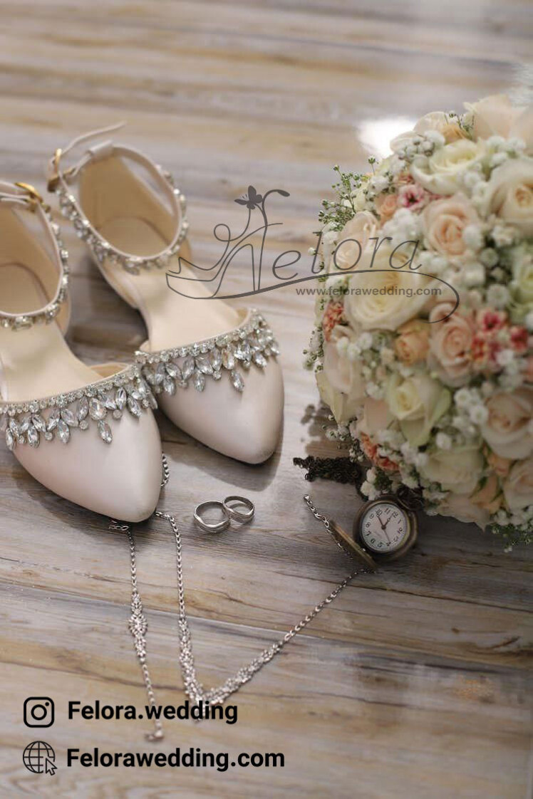 مجموعه عکس ارسالی از کفش های عروس ( عروس سرای فلورا )